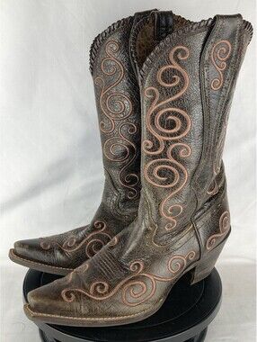 Women’s 10 Ariat Brown Distressed Leather Swirl Embroidery Cowboy Boots 10006755